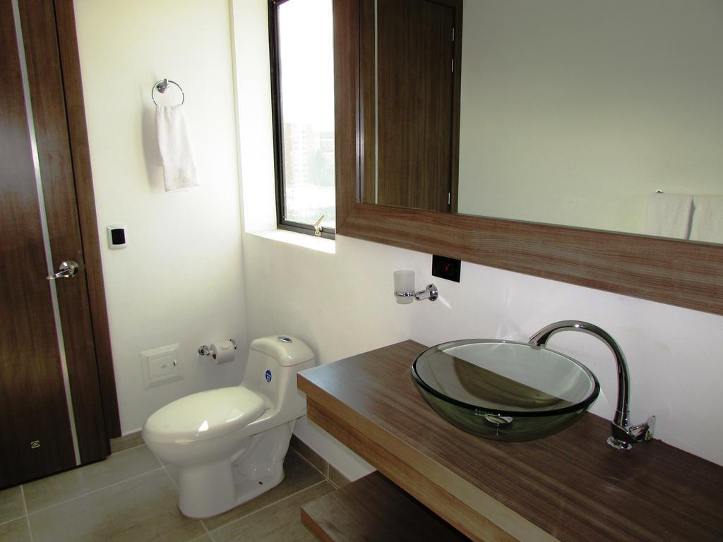 Aw Hotel Plaza Miranda Bogota Phòng bức ảnh